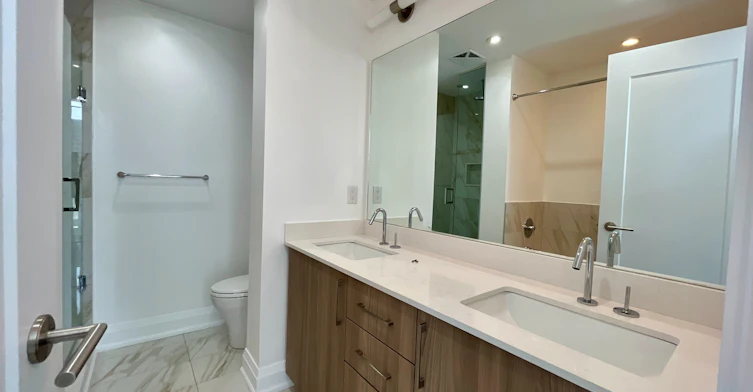 1802-88 Cumberland Avenue, Toronto, ON, M5R 1A3 - 12
