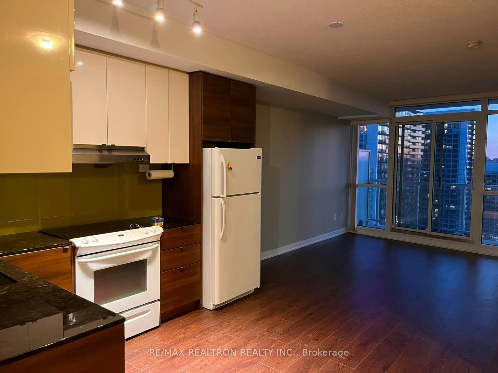 3010-121 Mcmahon Drive, Toronto, ON, M2K 2X9 - 7