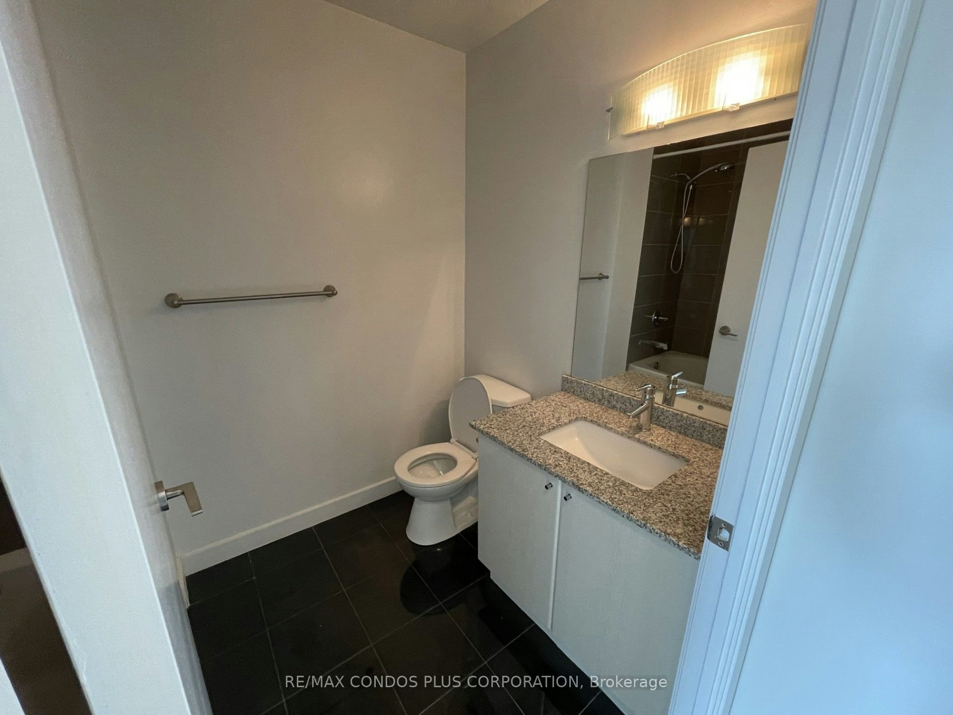 2408-18 Harbour Street, Toronto, ON, M5J 2Z6 - 10