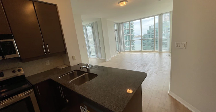 2408-18 Harbour Street, Toronto, ON, M5J 2Z6 - 7