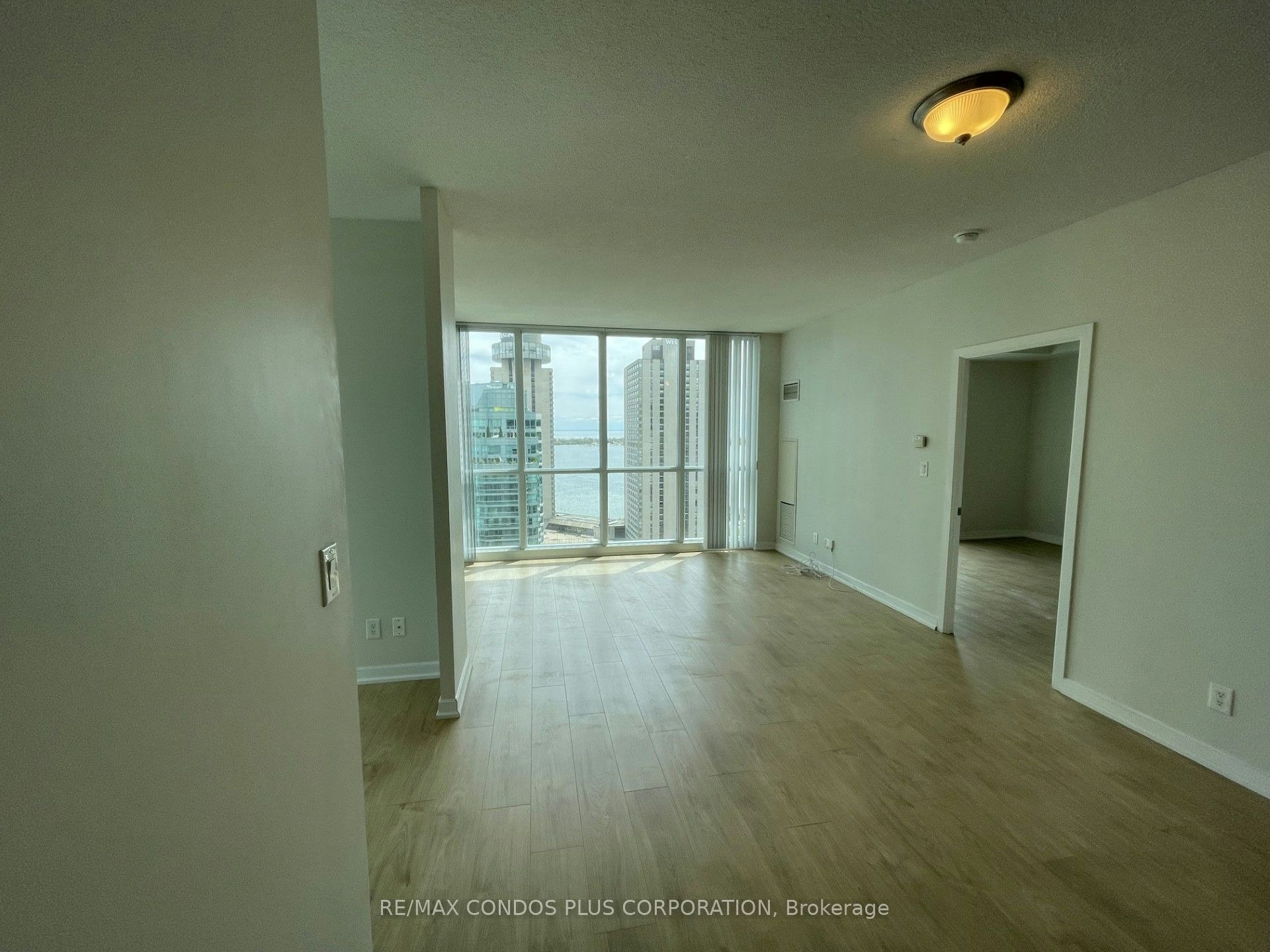 2408-18 Harbour Street, Toronto, ON, M5J 2Z6 - 8