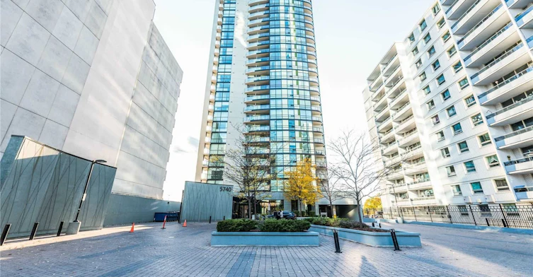 201-5740 Yonge Street, Toronto, ON, M2M 0B1