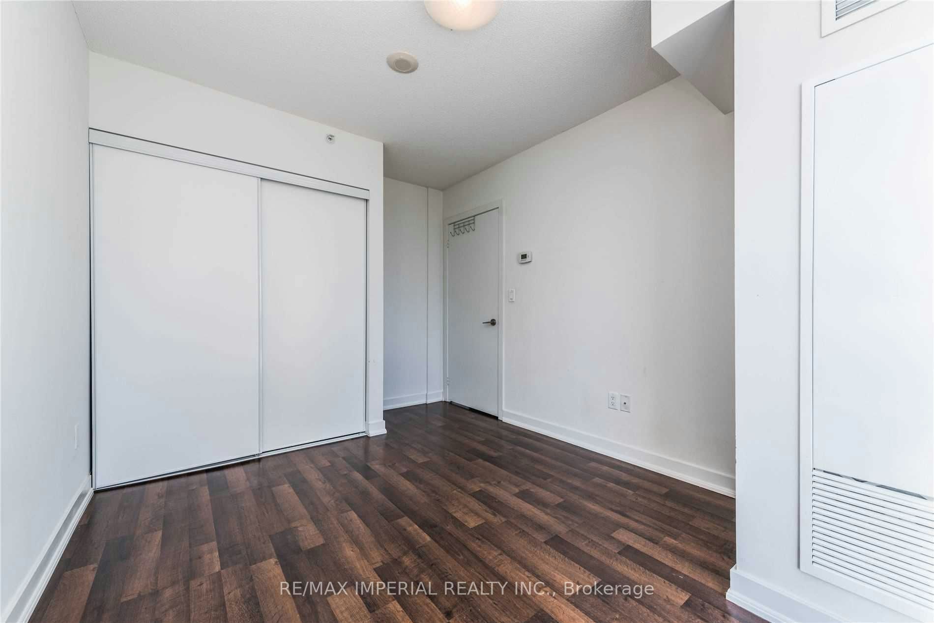 201-5740 Yonge Street, Toronto, ON, M2M 0B1 - 5