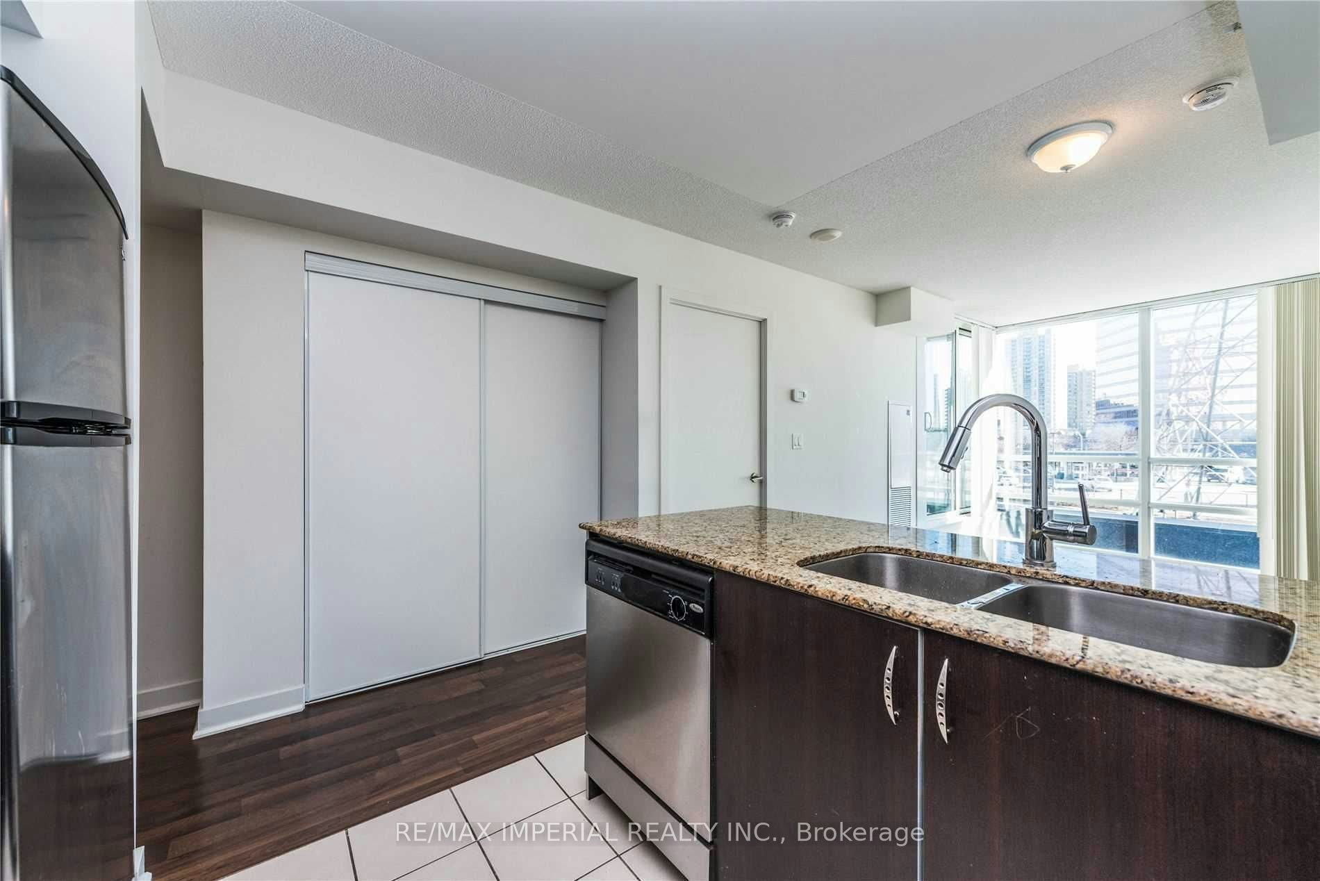 201-5740 Yonge Street, Toronto, ON, M2M 0B1 - 14