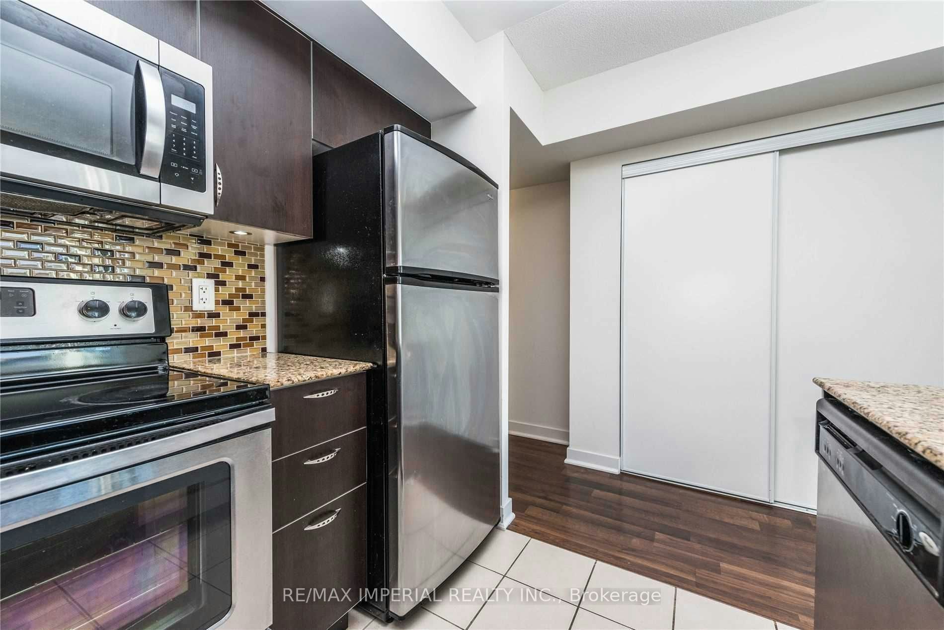 201-5740 Yonge Street, Toronto, ON, M2M 0B1 - 16