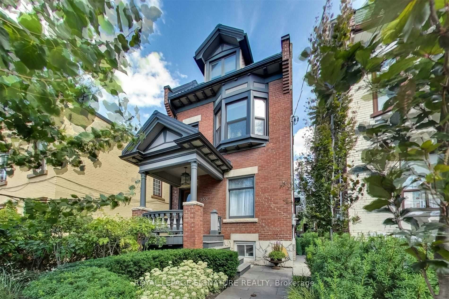 Main-359 Clinton Street, Toronto, ON, M6G 2Y7