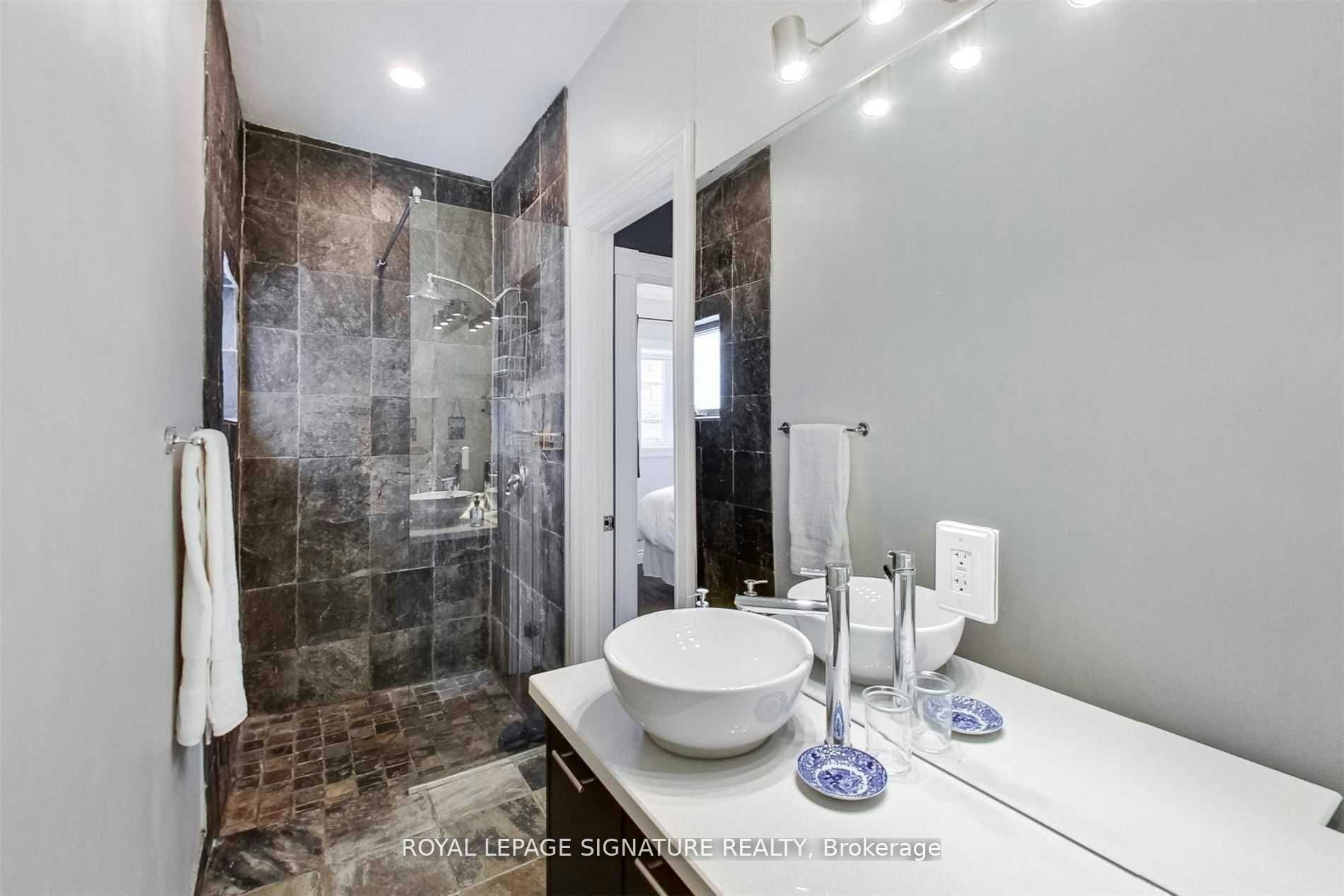Main-359 Clinton Street, Toronto, ON, M6G 2Y7 - 12