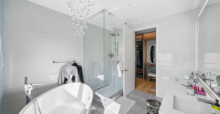 17 Nesbitt Drive, Toronto, ON, M4W 2G2 - 23