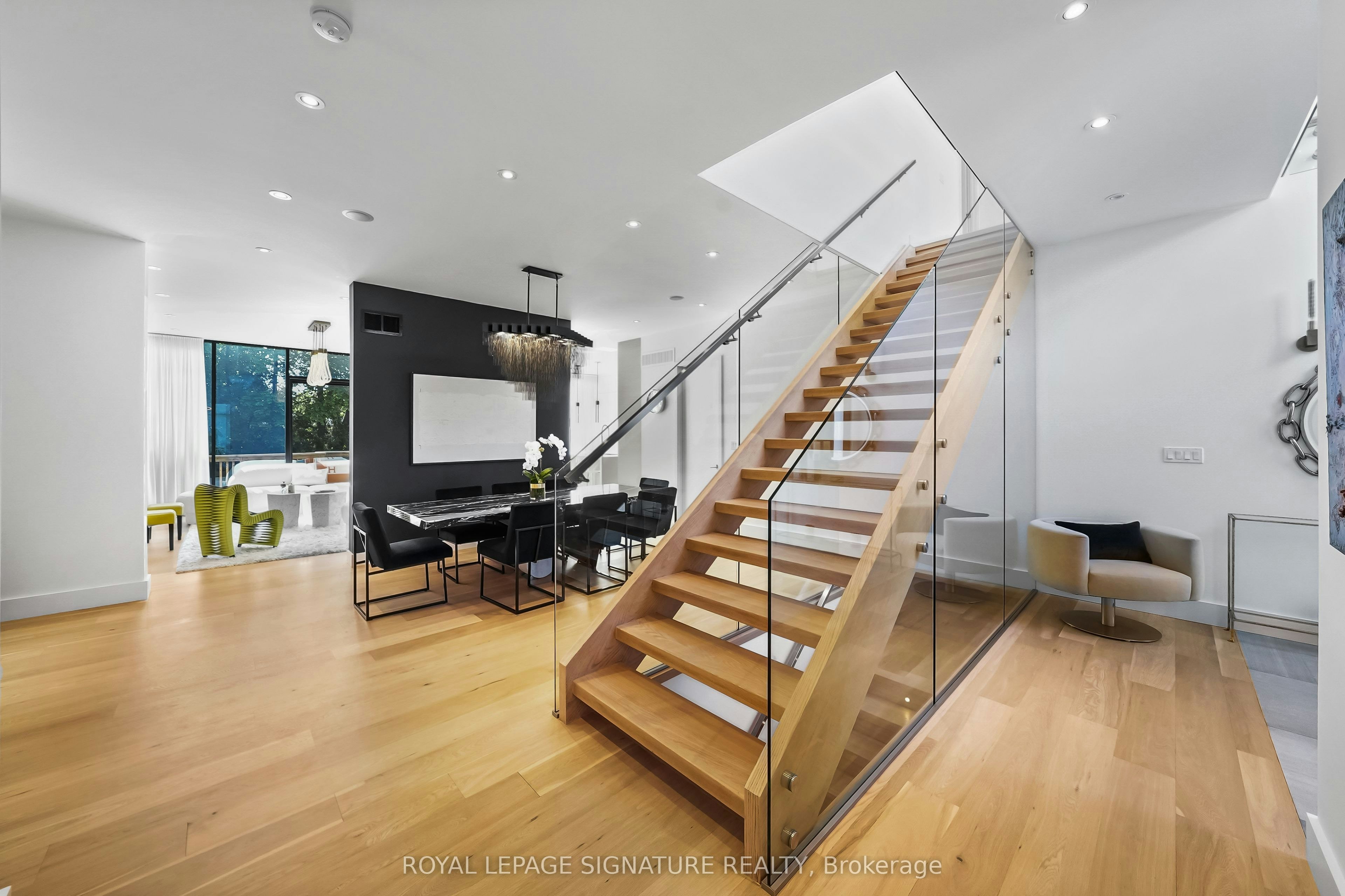 17 Nesbitt Drive, Toronto, ON, M4W 2G2 - 8