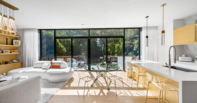 17 Nesbitt Drive, Toronto, ON, M4W 2G2 - 11