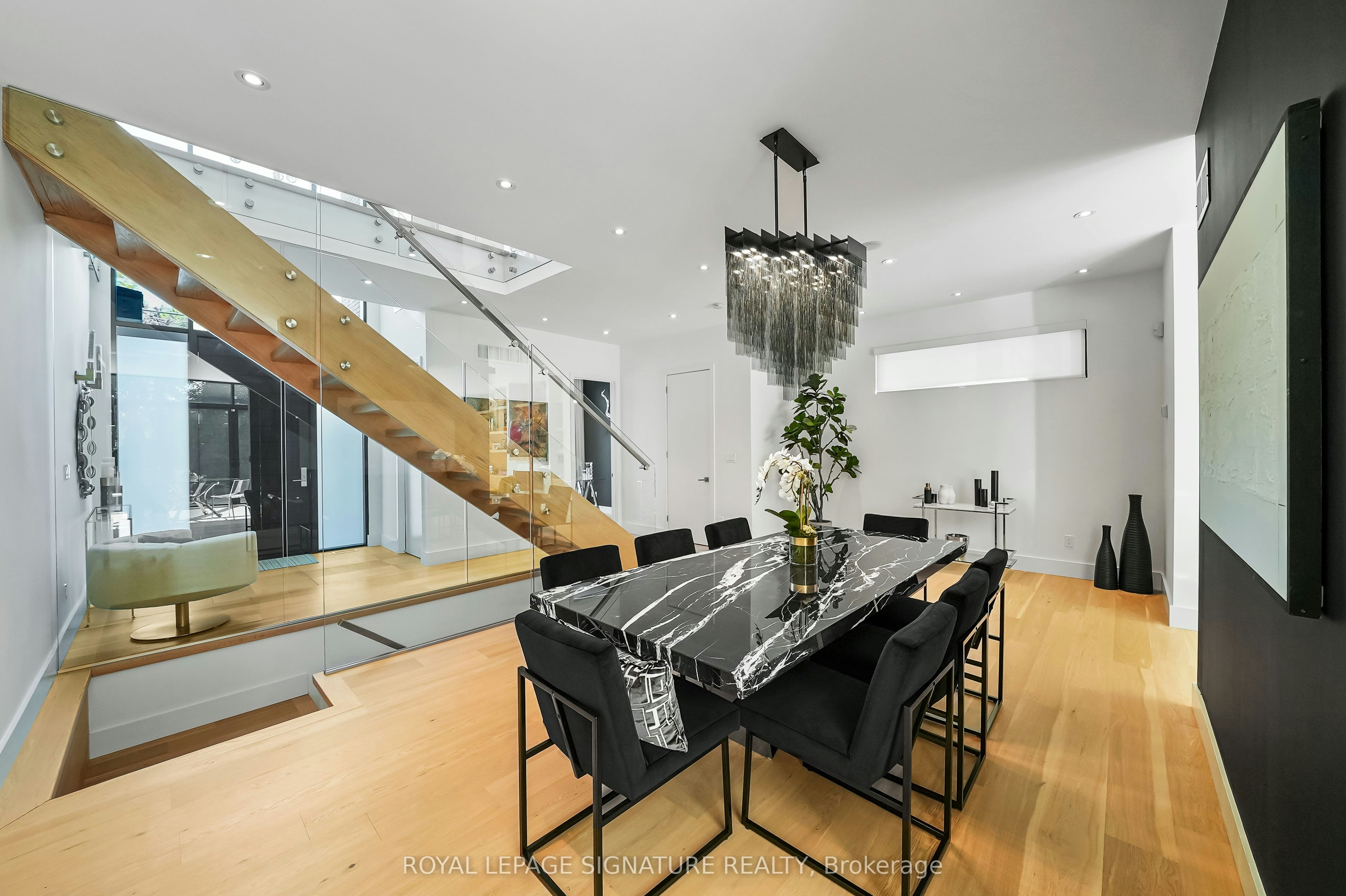 17 Nesbitt Drive, Toronto, ON, M4W 2G2 - 6