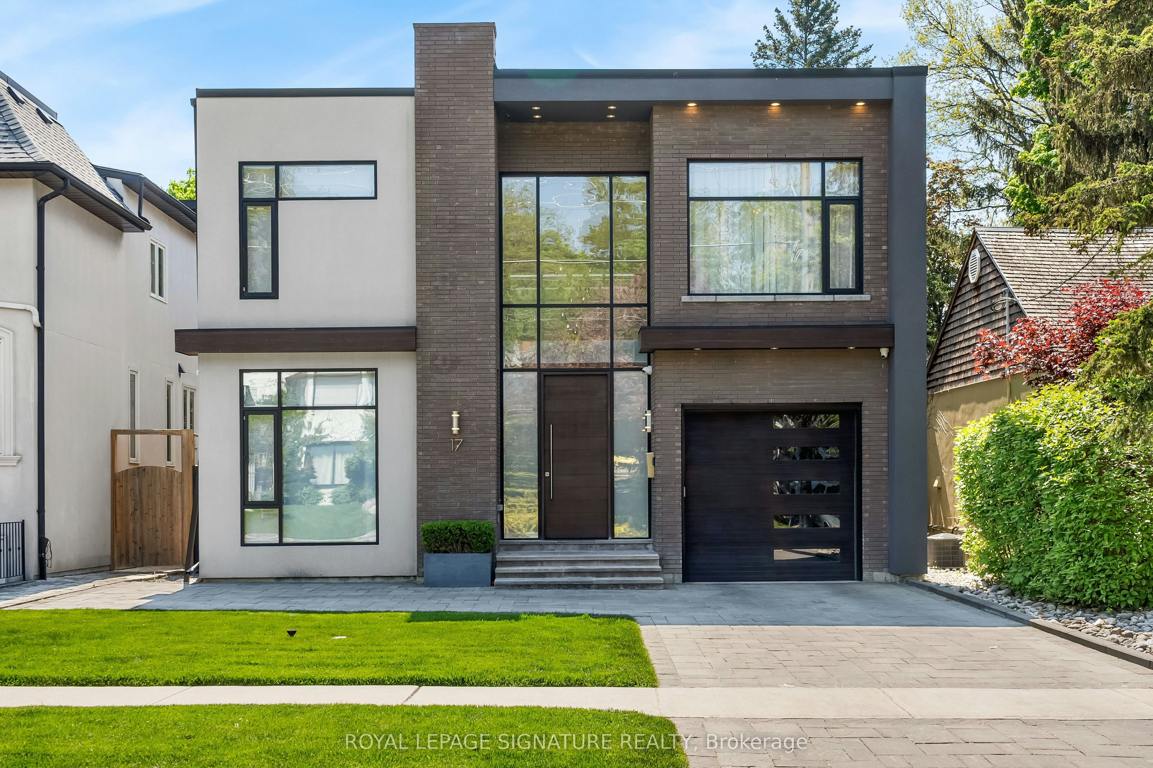 17 Nesbitt Drive, Toronto, ON, M4W 2G2