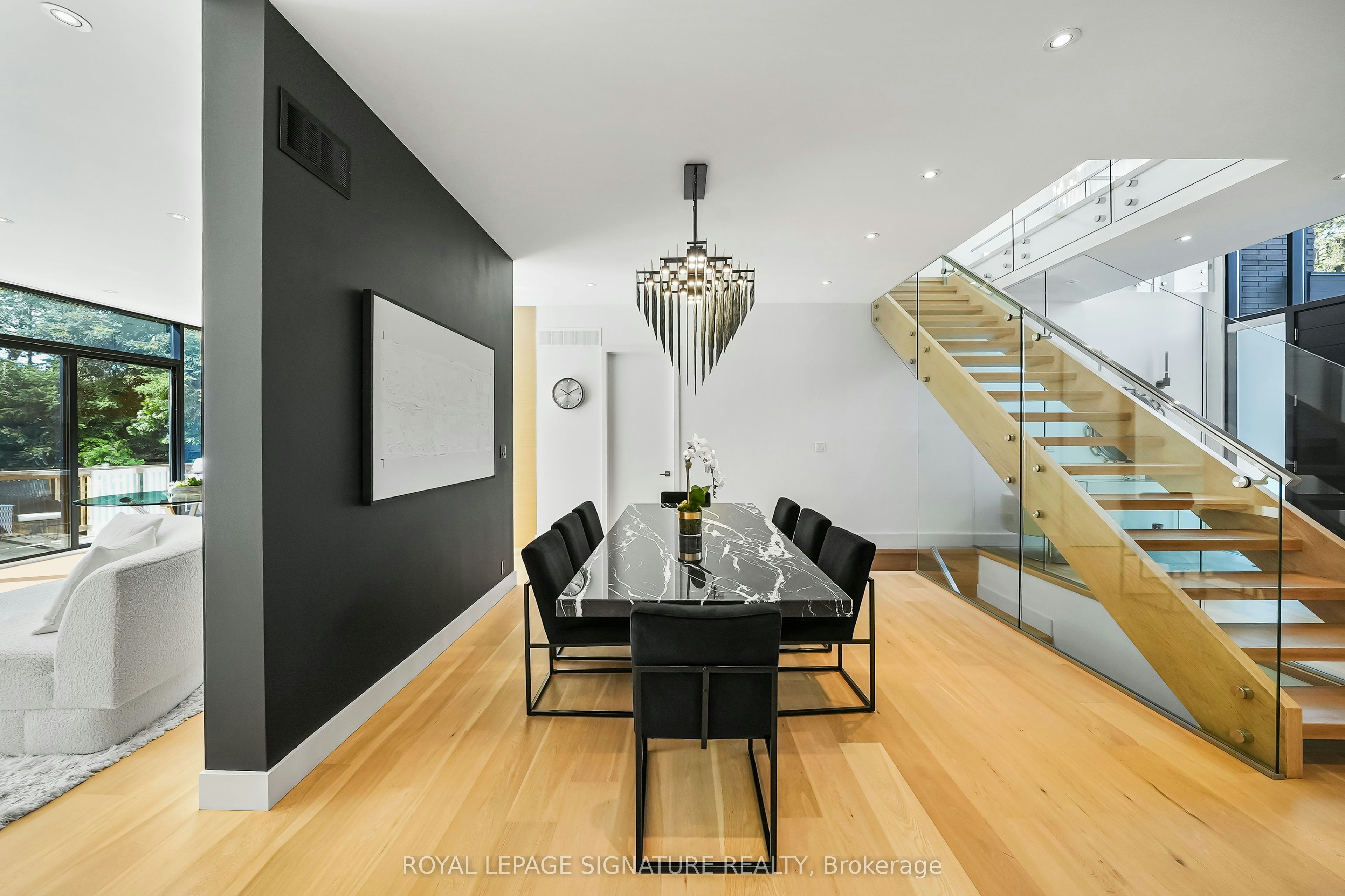 17 Nesbitt Drive, Toronto, ON, M4W 2G2 - 7