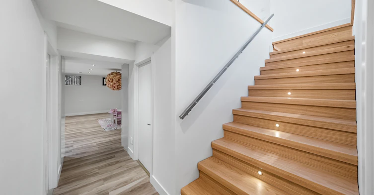 17 Nesbitt Drive, Toronto, ON, M4W 2G2 - 27