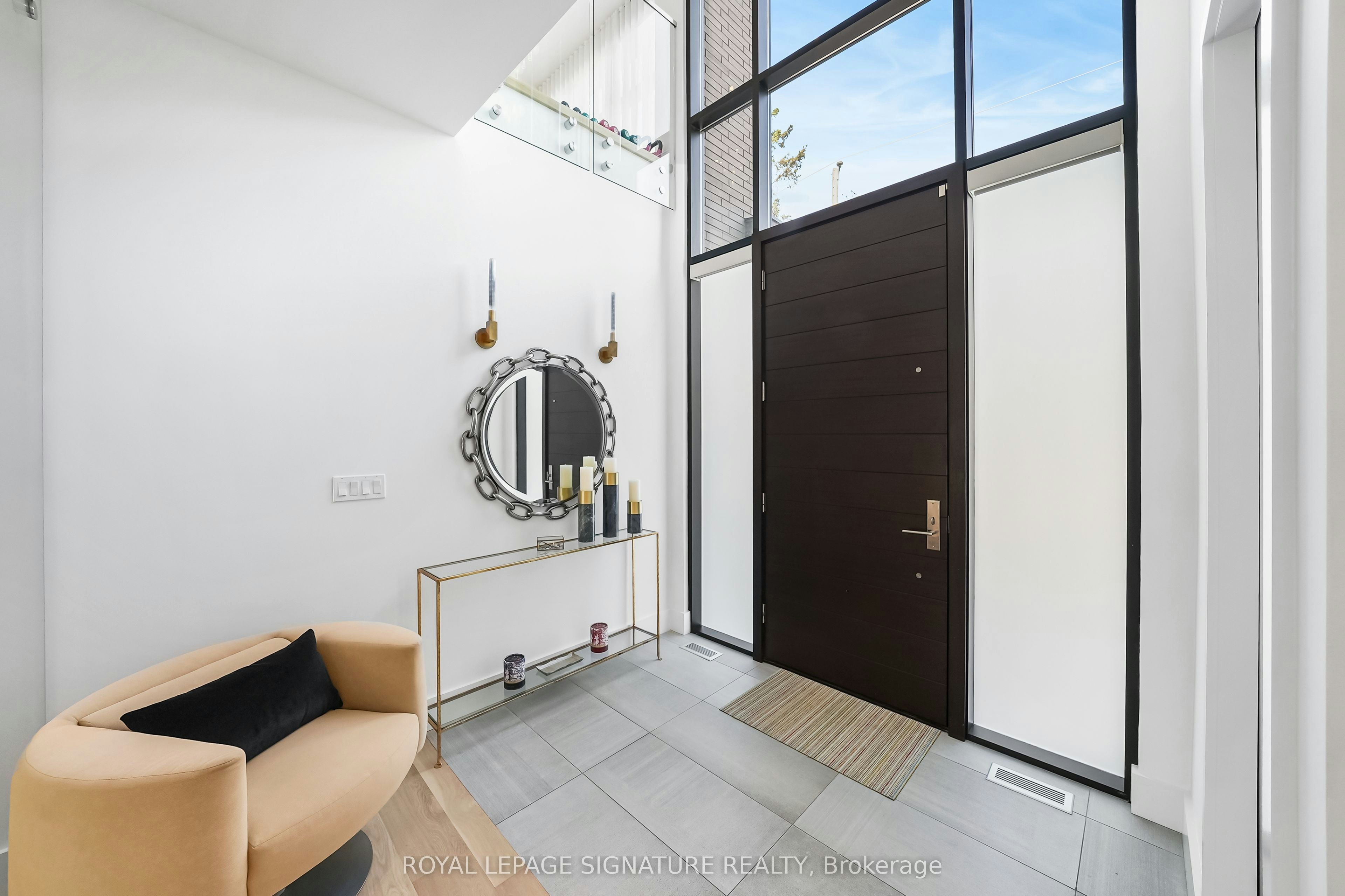 17 Nesbitt Drive, Toronto, ON, M4W 2G2 - 2