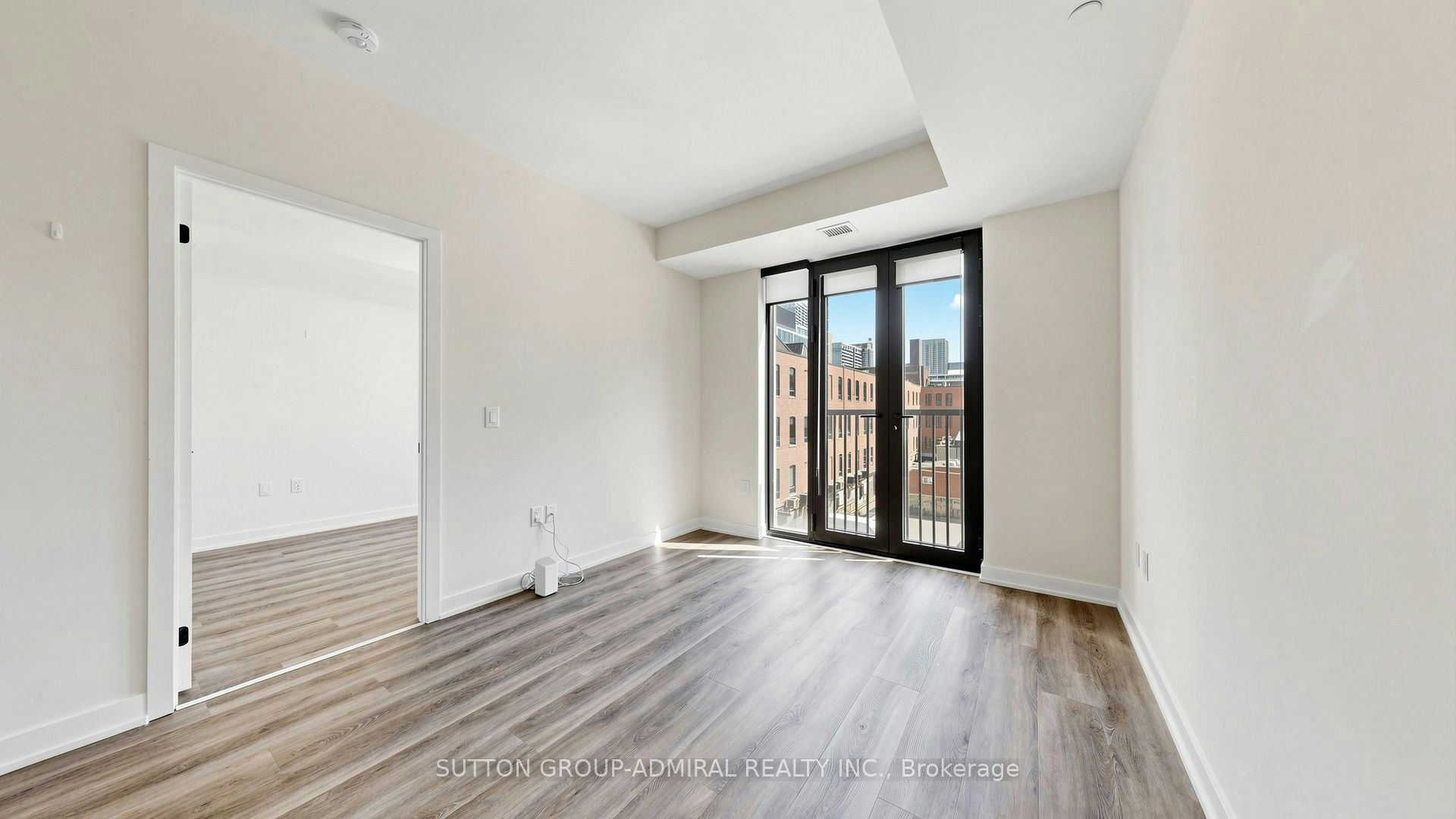 409-123 Portland Street - 4