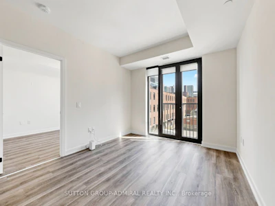 409-123 Portland Street - 4