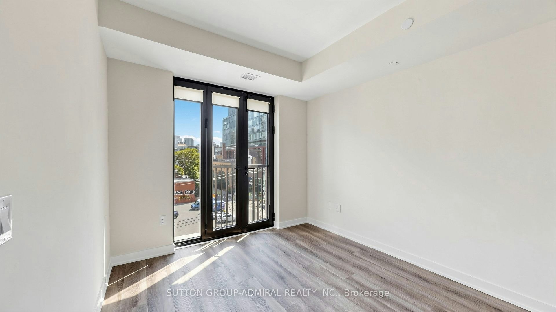 409-123 Portland Street - 3