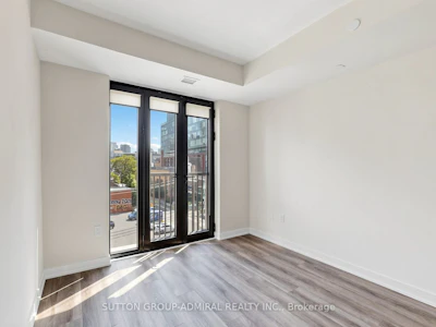 409-123 Portland Street - 3