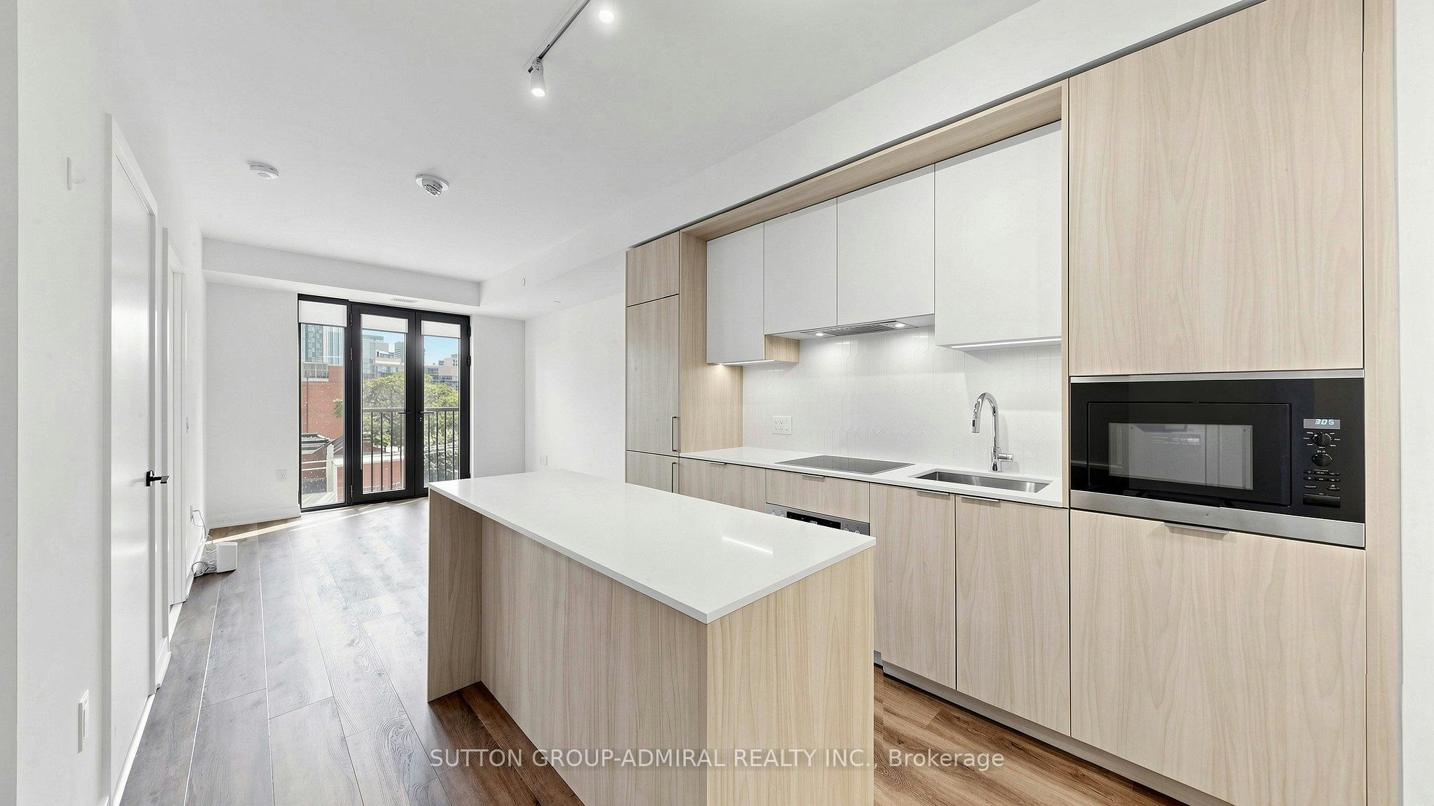 409-123 Portland Street - 2