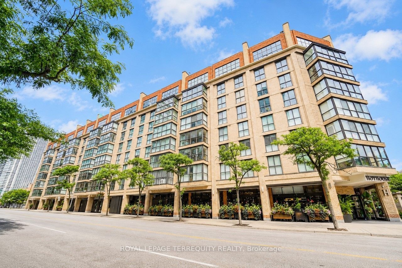208-35 Church Street, Toronto, ON, M5E 1T3