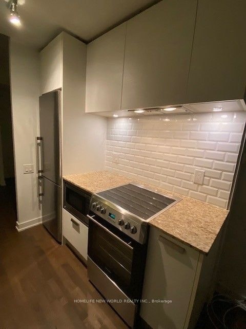 706-57 St Joseph Street, Toronto, ON, M5S 0C5 - 3