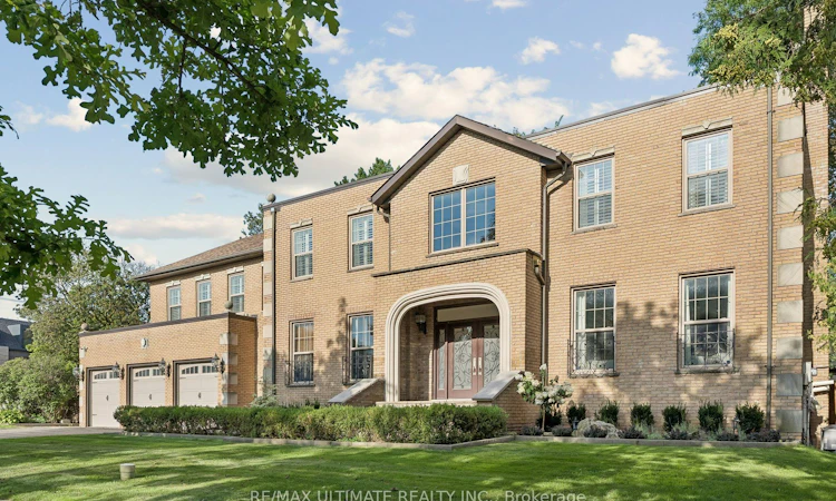 1 Versailles Court
