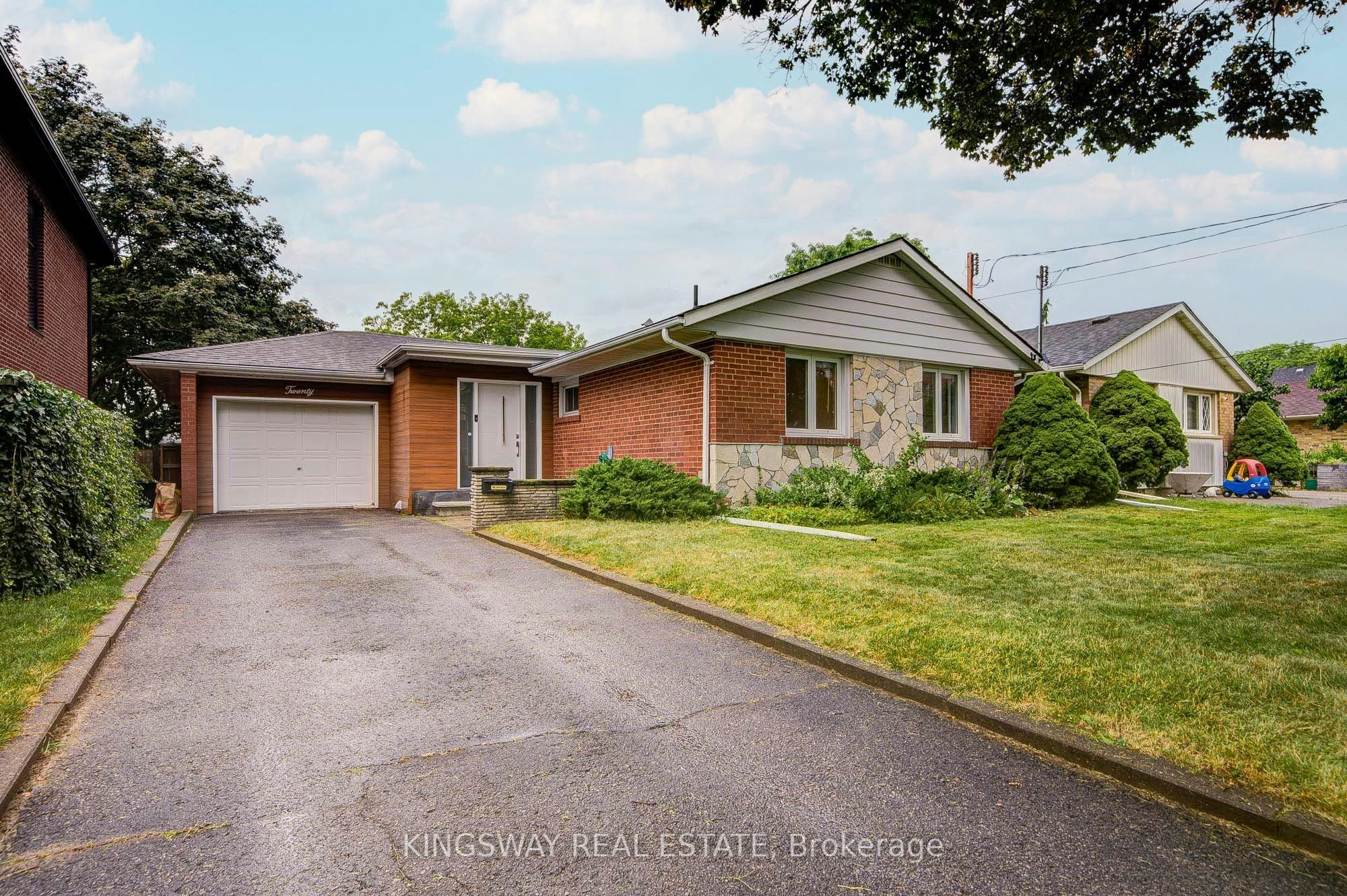 20 Wigmore Drive, Toronto, ON, M4A 2E5