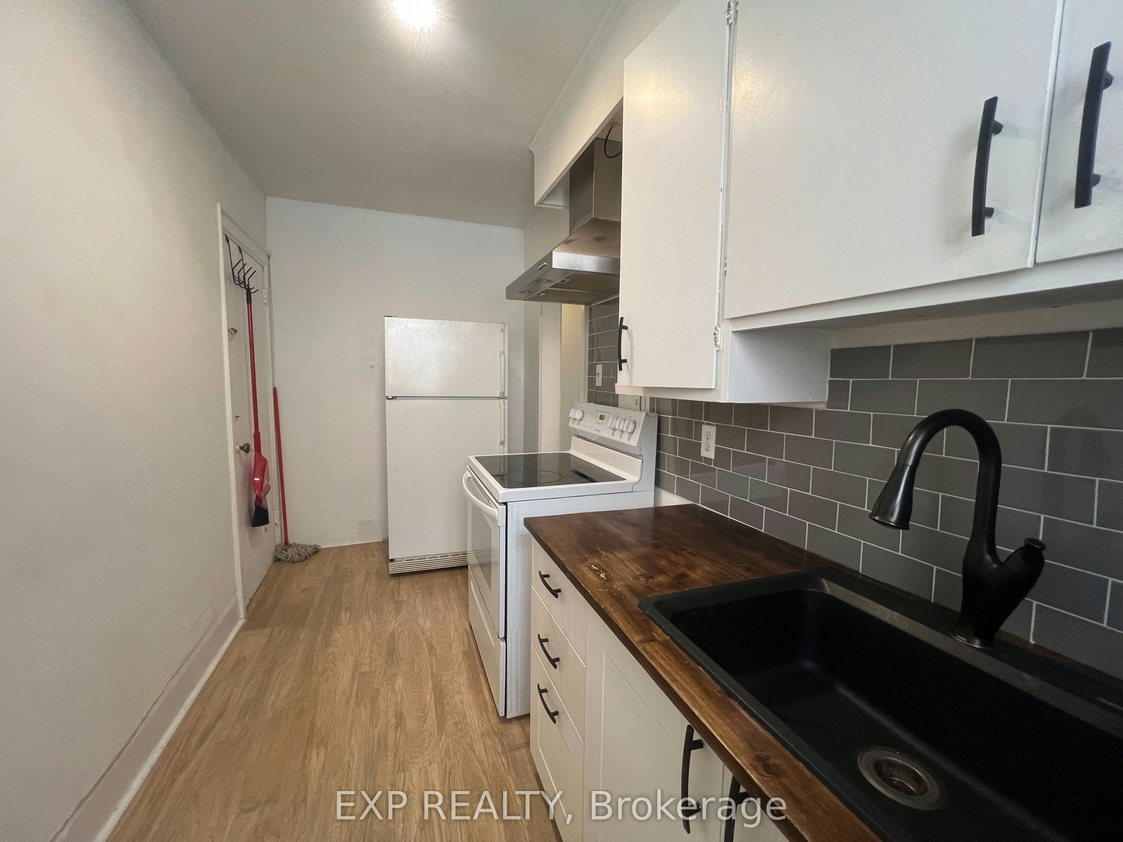 6-102 Greensides Avenue, Toronto, ON, M6C 1B9 - 6