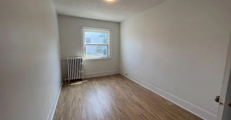 6-102 Greensides Avenue, Toronto, ON, M6C 1B9 - 8