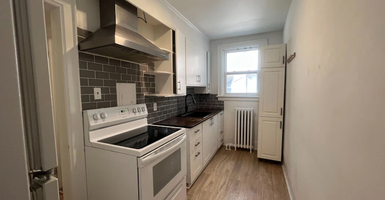 6-102 Greensides Avenue, Toronto, ON, M6C 1B9 - 16