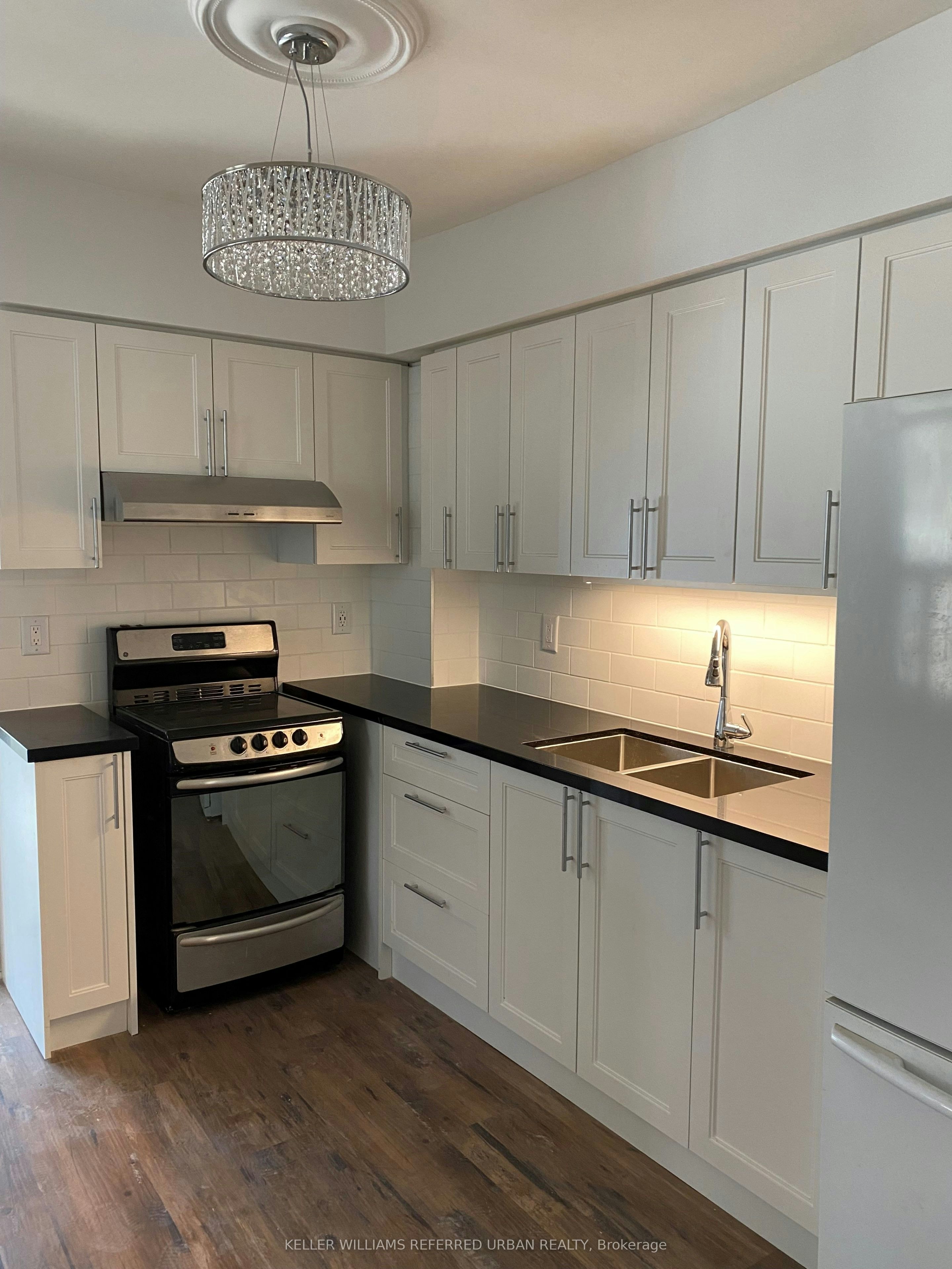 Main floor-9 Clinton Place, Toronto, ON, M6G 1J8 - 5