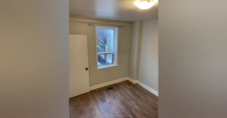 Main floor-9 Clinton Place, Toronto, ON, M6G 1J8 - 8