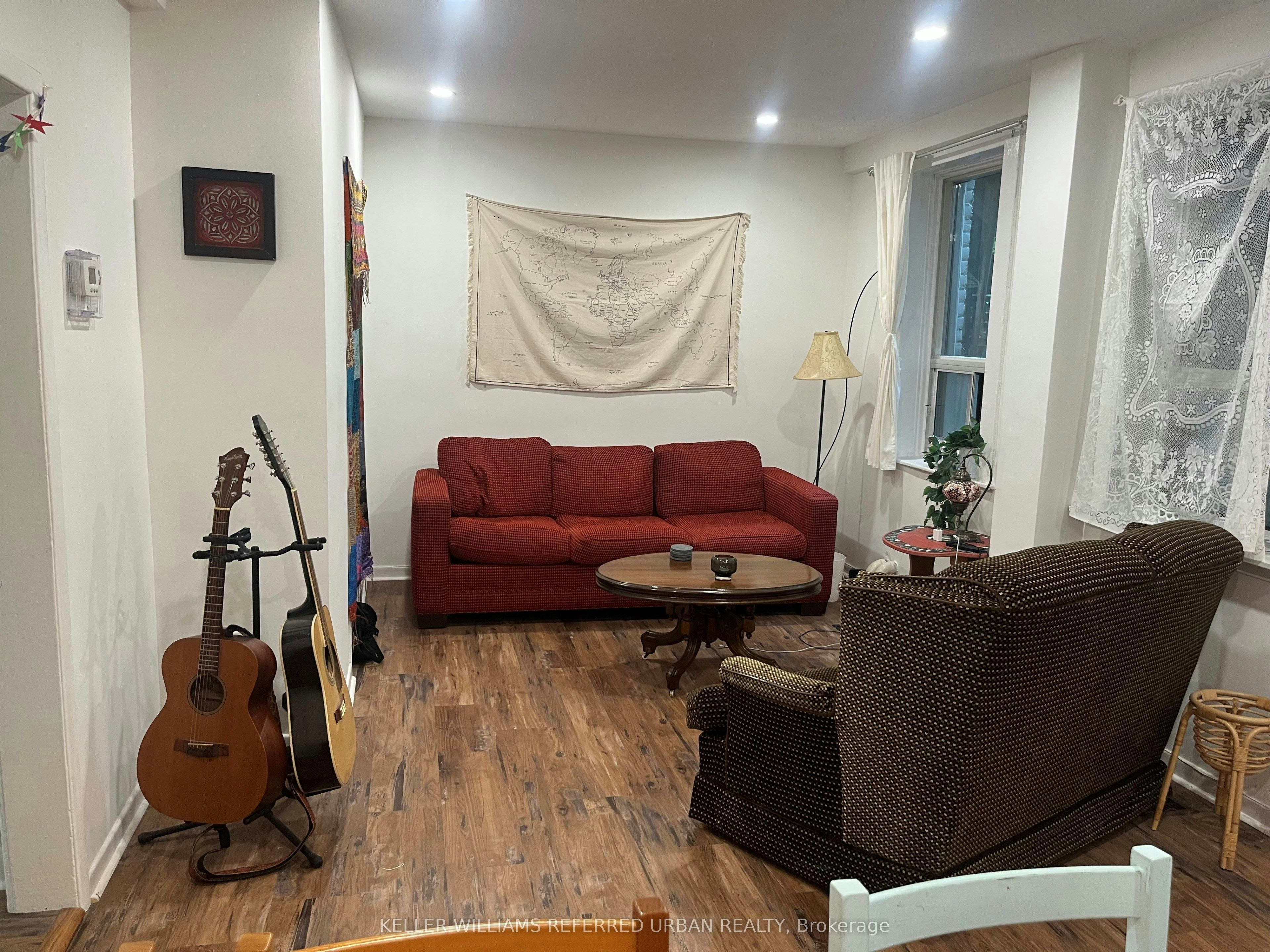 Main floor-9 Clinton Place, Toronto, ON, M6G 1J8 - 2