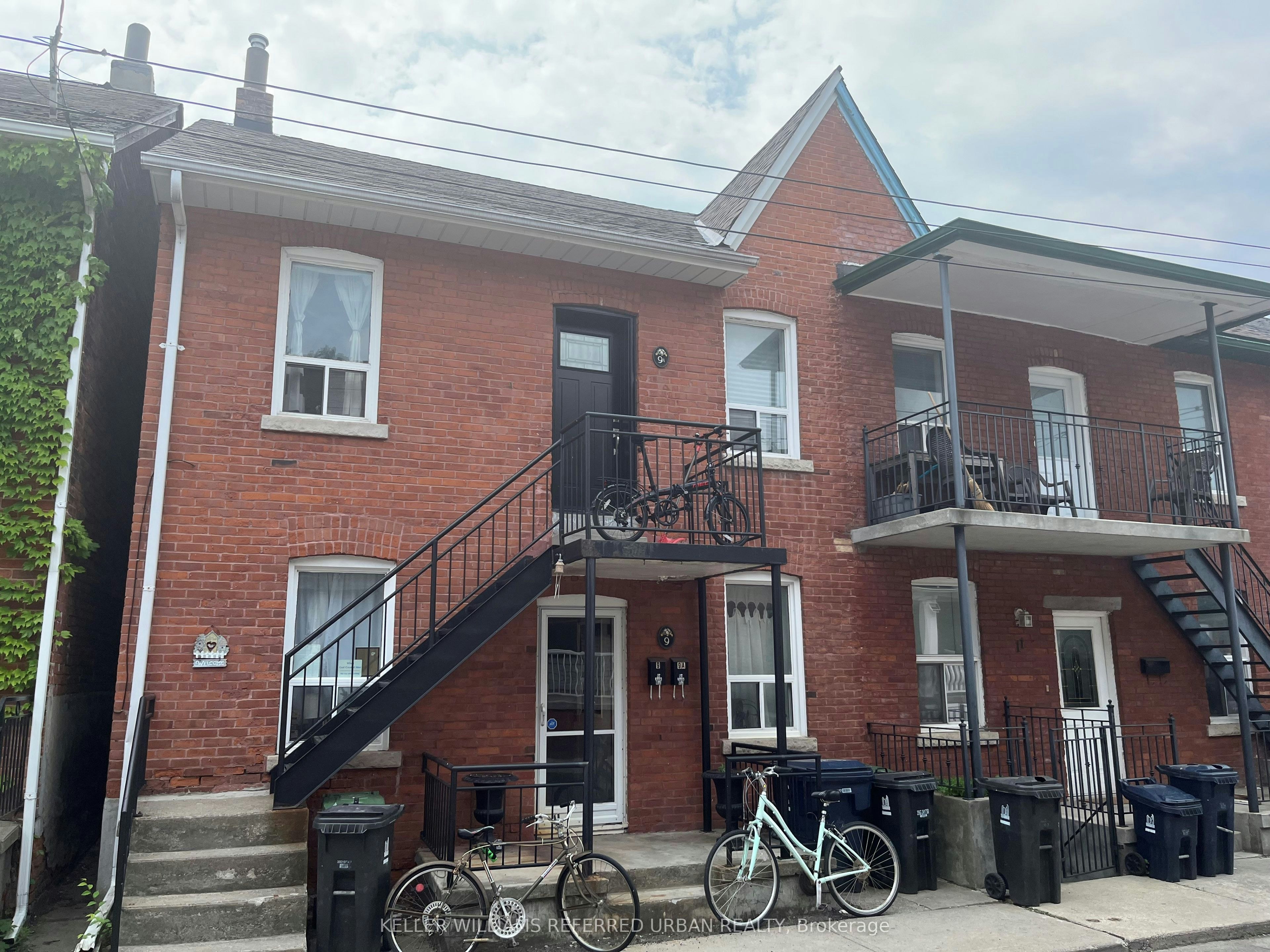 Main floor-9 Clinton Place, Toronto, ON, M6G 1J8
