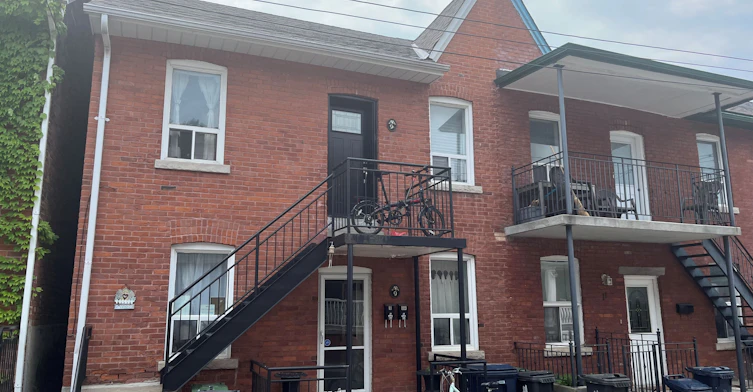 Main floor-9 Clinton Place, Toronto, ON, M6G 1J8