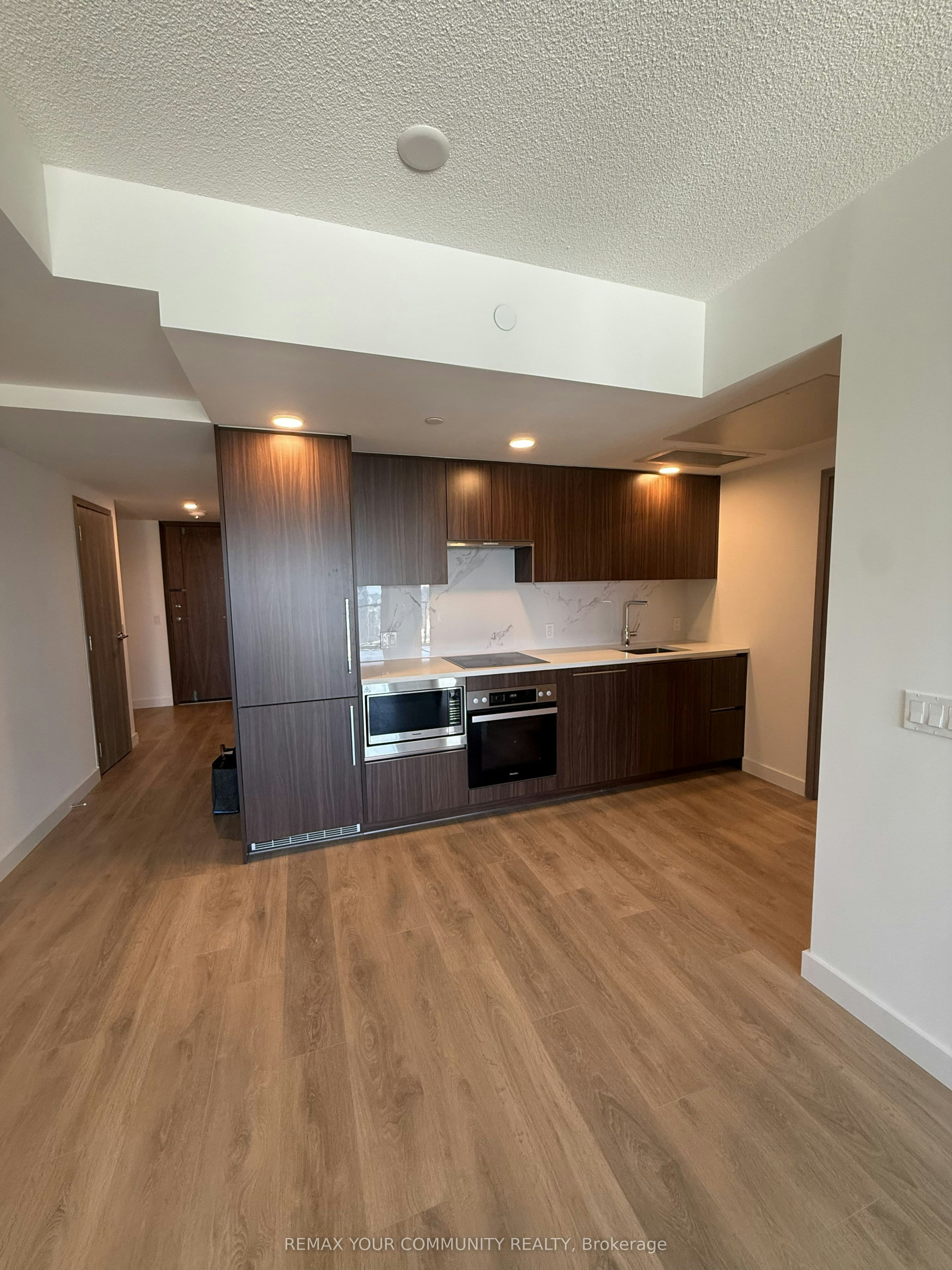 5808-3 Concord Cityplace Way, Toronto, ON, M5V 0X4