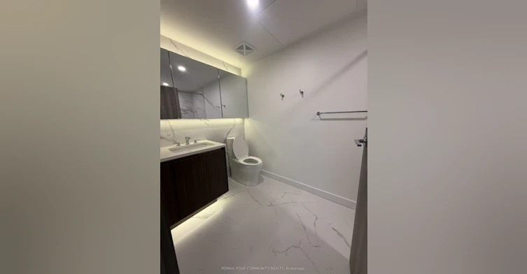 5808-3 Concord Cityplace Way, Toronto, ON, M5V 0X4 - 4