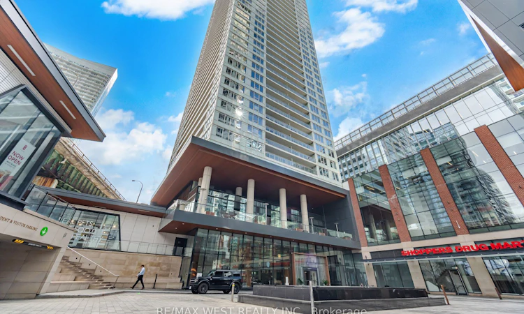 1602-17 Bathurst Street