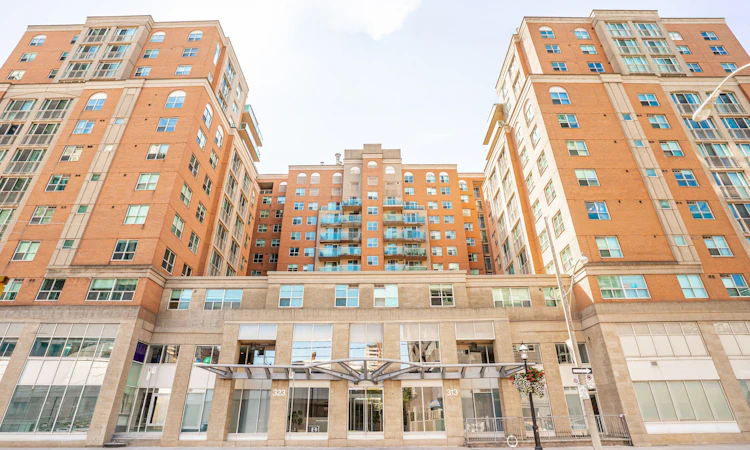 224-323 Richmond Street E
