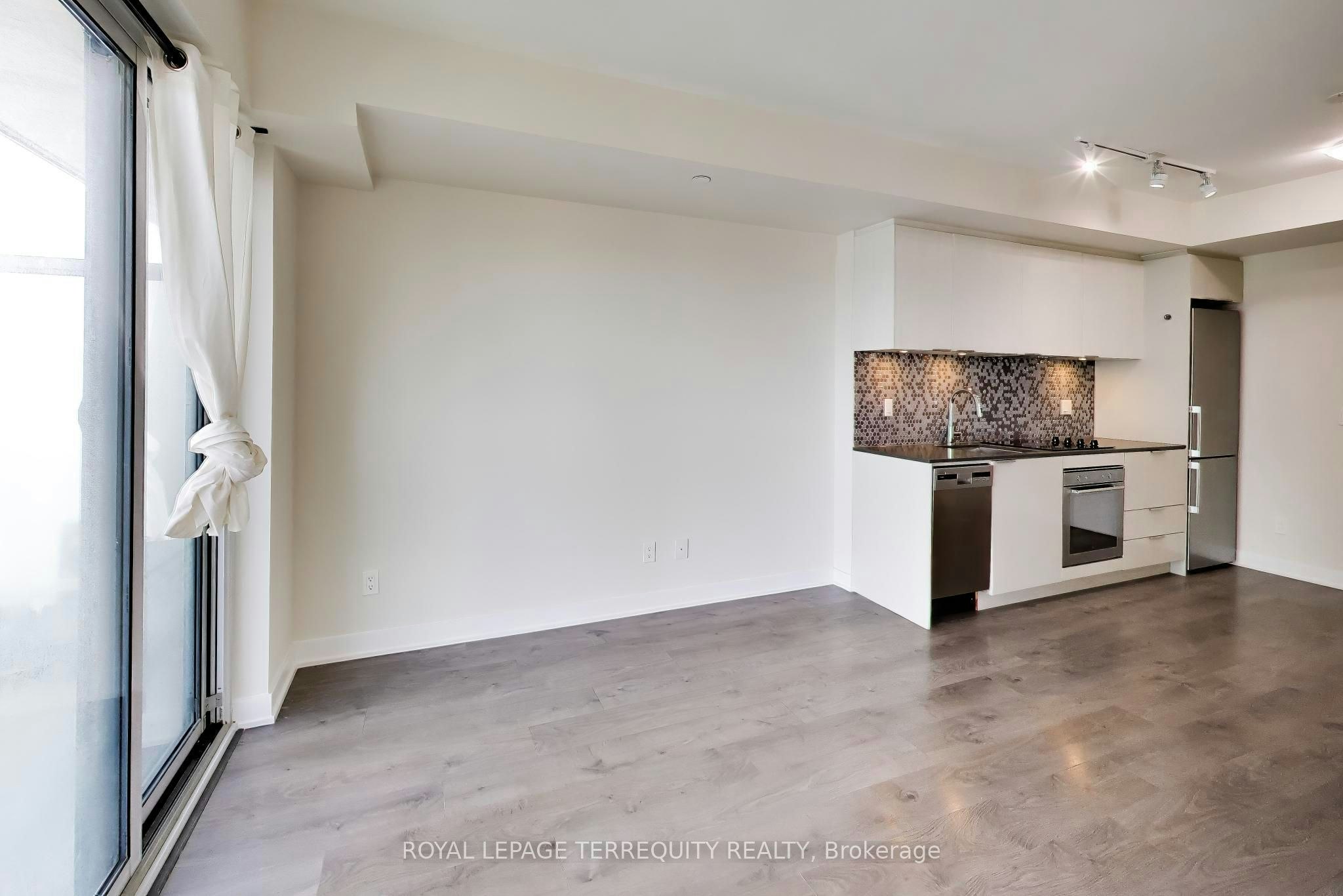 1803-2 Sonic Way, Toronto, ON, M3C 0P2 - 8