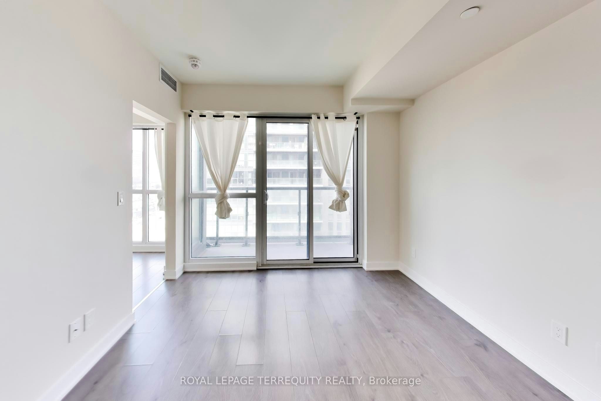 1803-2 Sonic Way, Toronto, ON, M3C 0P2 - 7
