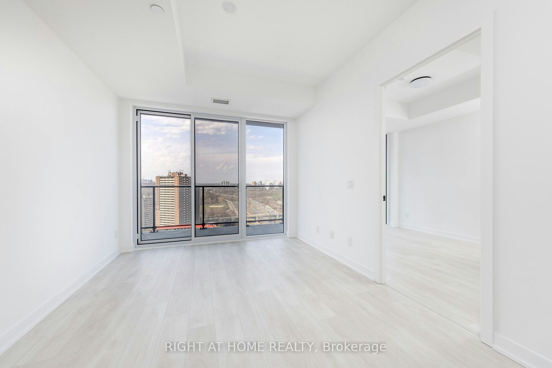 2211-5 Defries Street, Toronto, ON, M5A 0W7 - 7