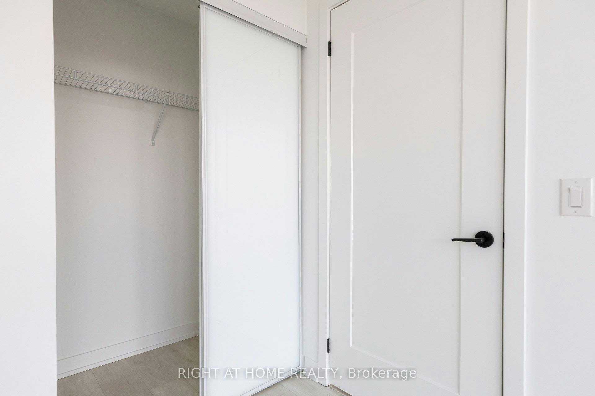 2211-5 Defries Street, Toronto, ON, M5A 0W7 - 11