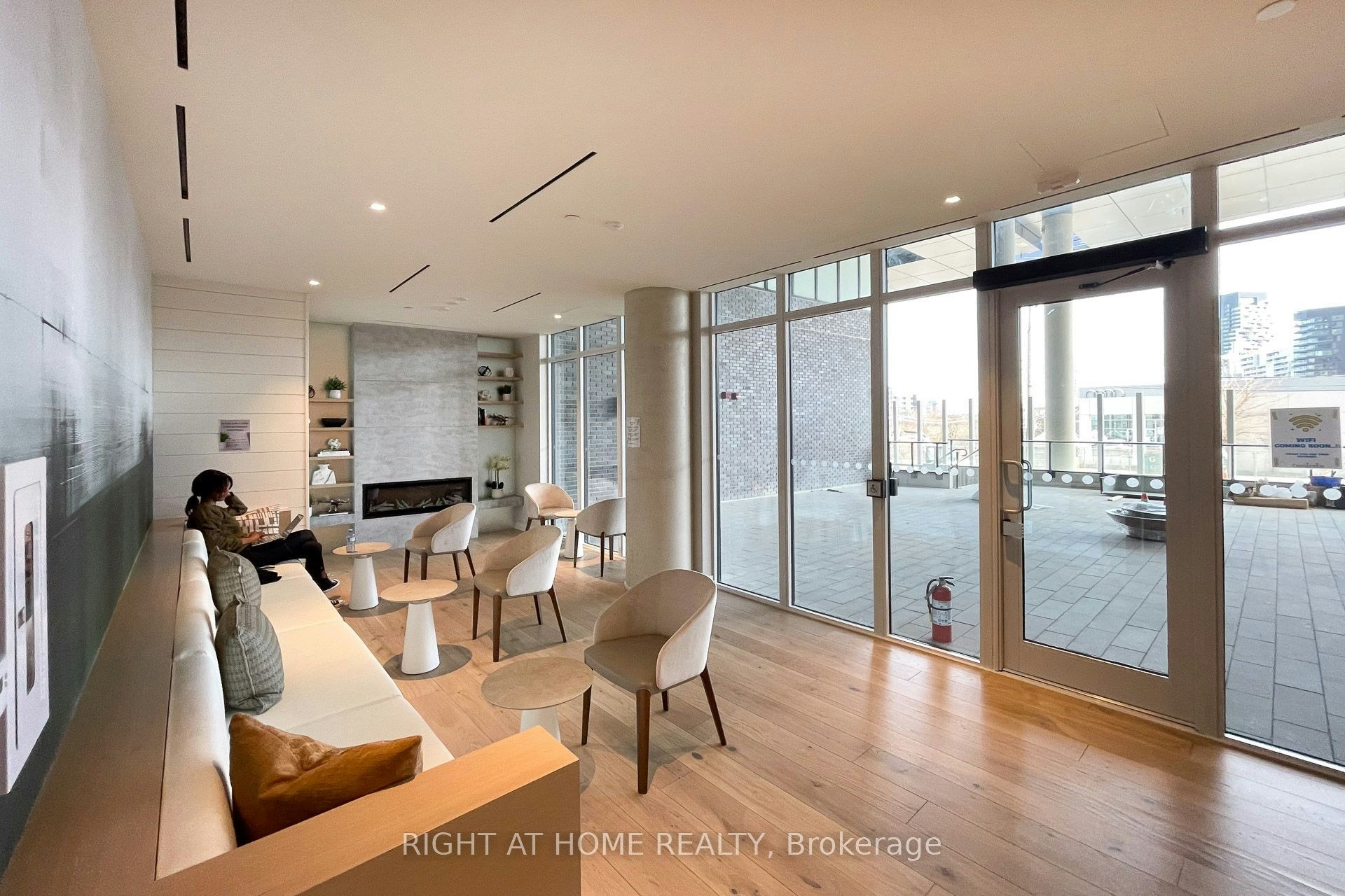 2211-5 Defries Street, Toronto, ON, M5A 0W7 - 18