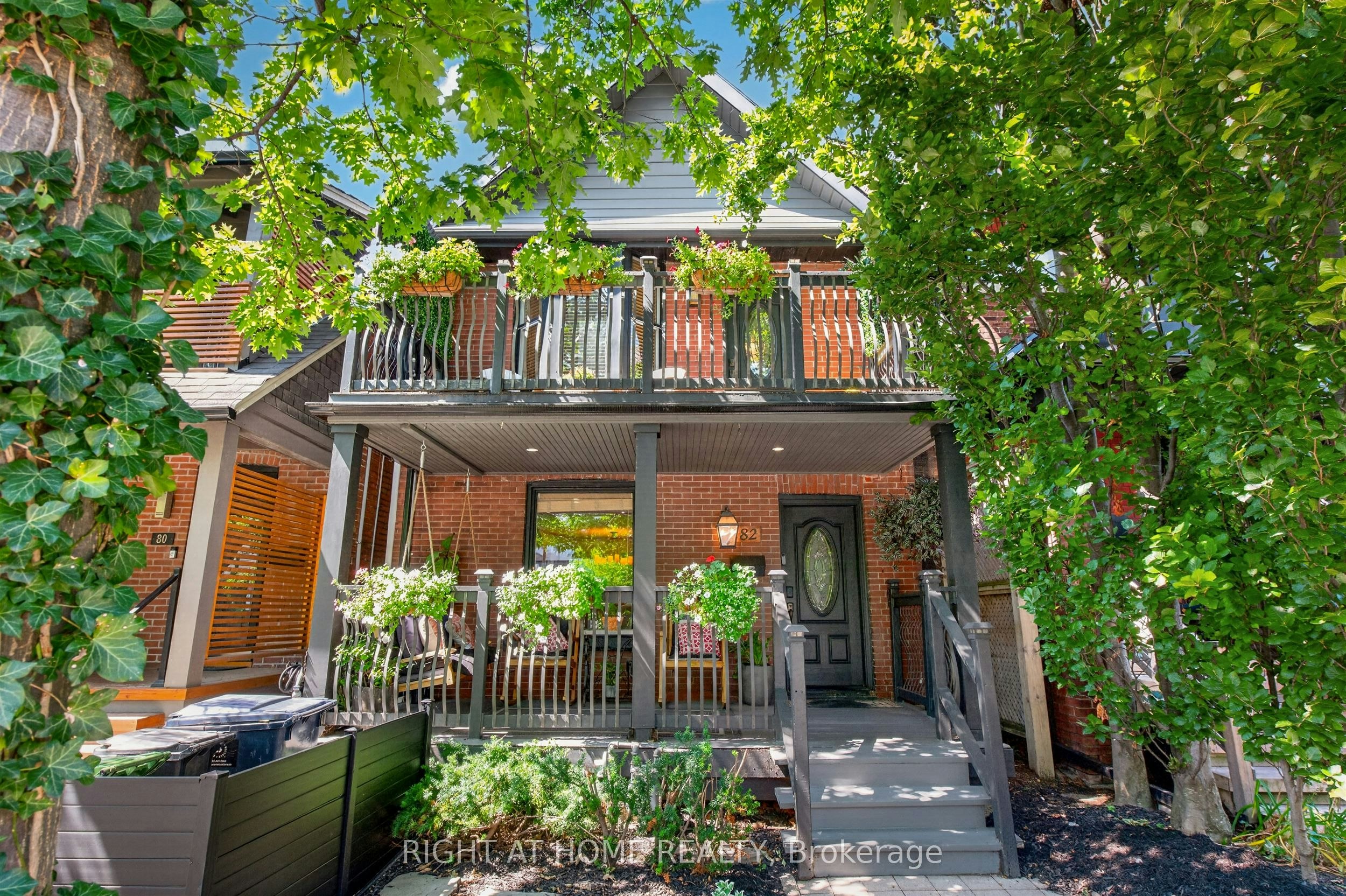 82 Arlington Avenue, Toronto, ON, M6G 3L1 - 2