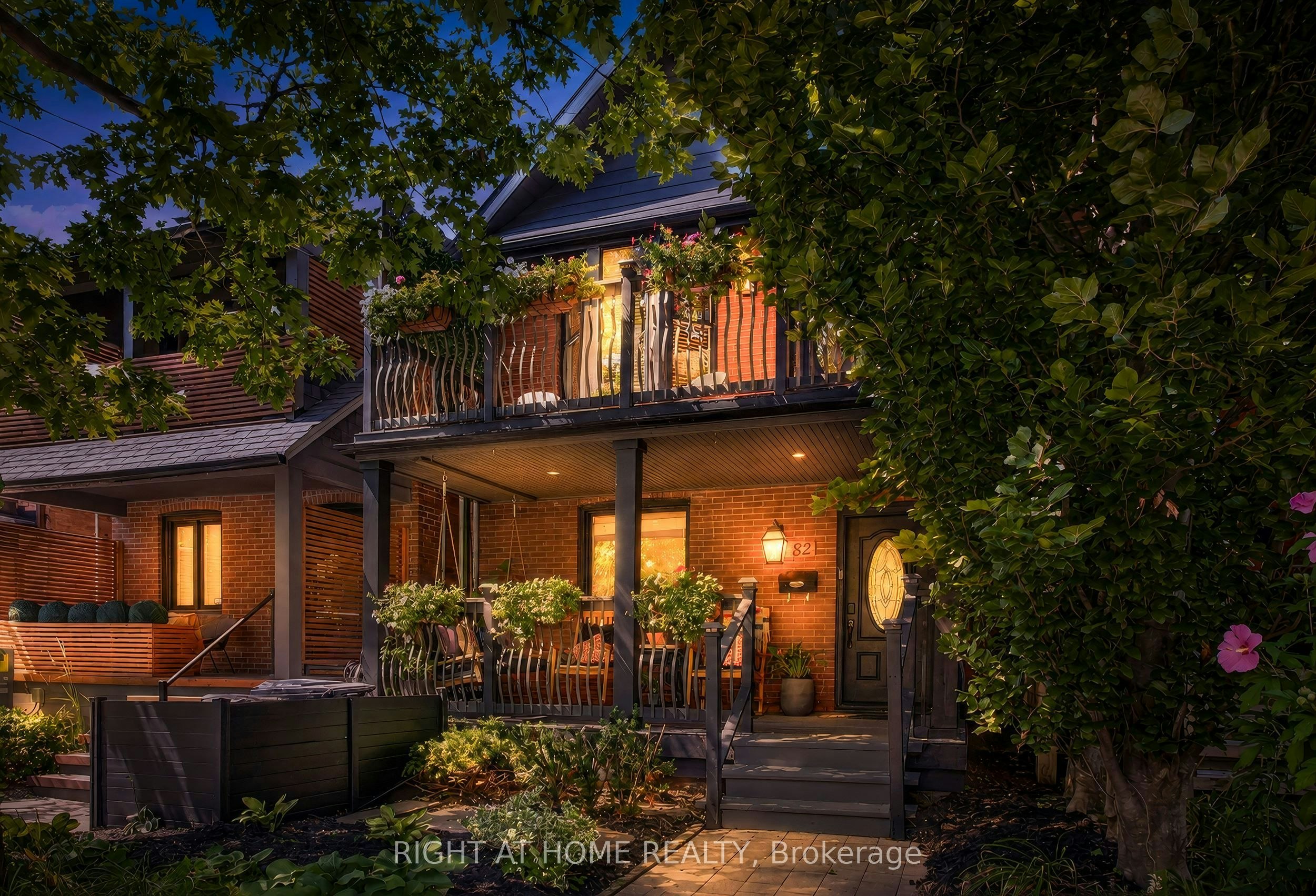 82 Arlington Avenue, Toronto, ON, M6G 3L1