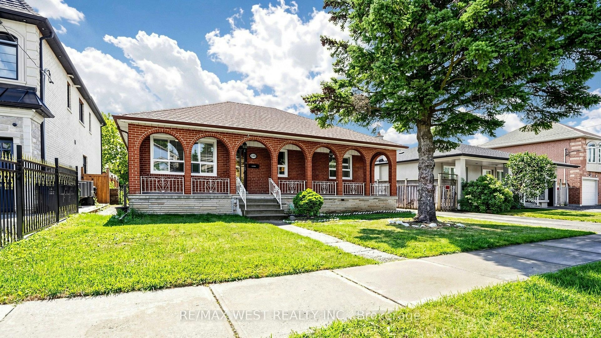139 Ranee Avenue, Toronto, ON, M6A 1N3