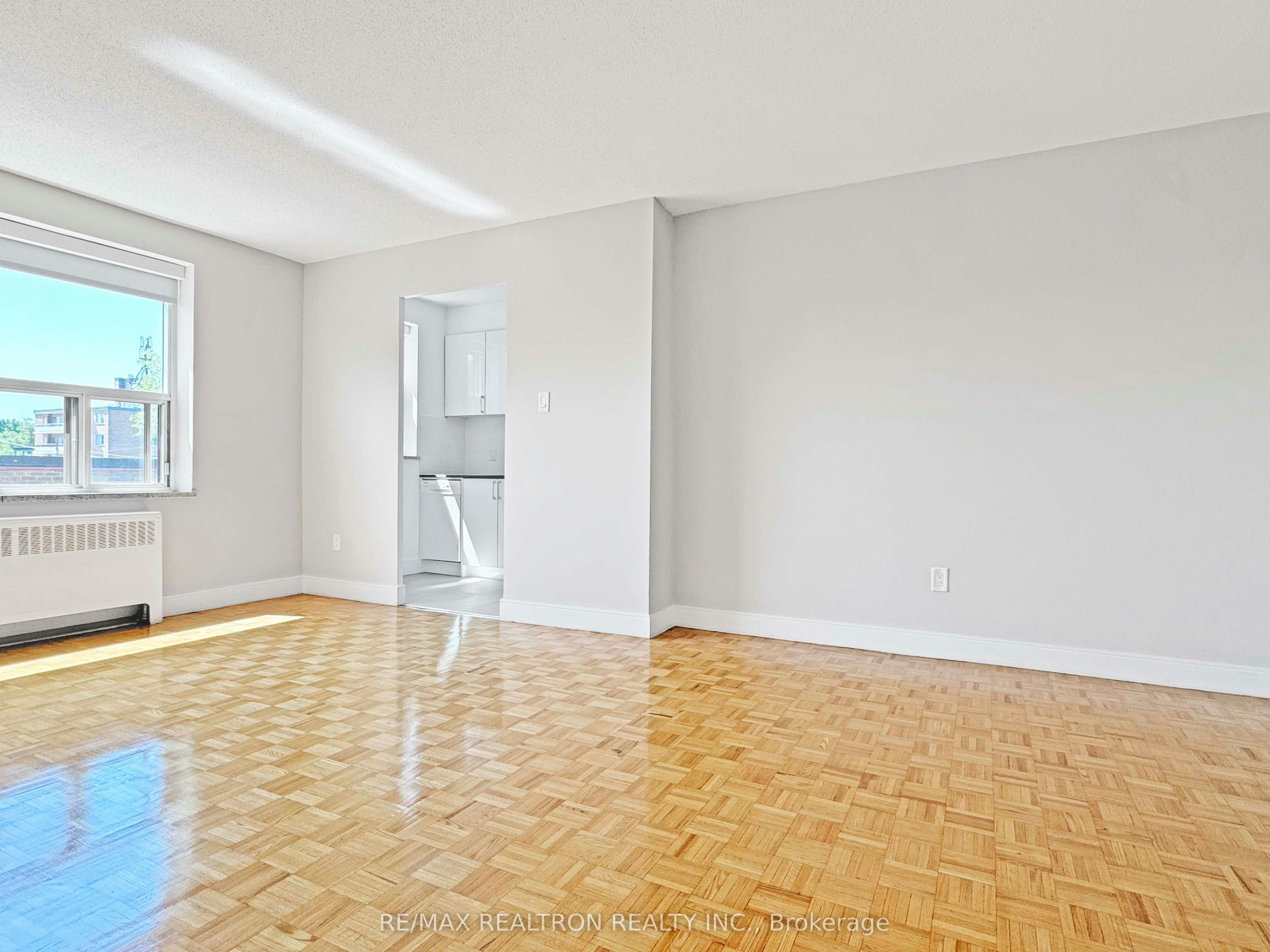 305-1291 Bayview Avenue, Toronto, ON, M4G 2Z9 - 2