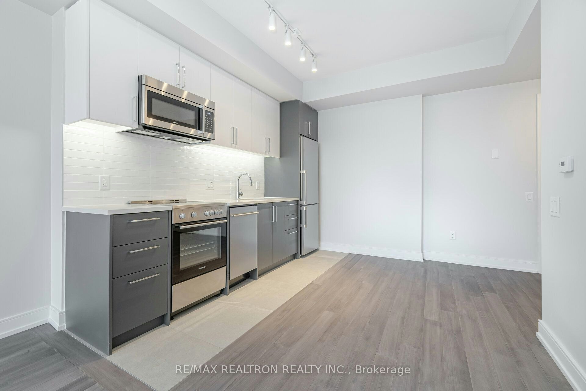 402-2525 Bathurst Street, Toronto, ON, M6B 2Y9 - 4